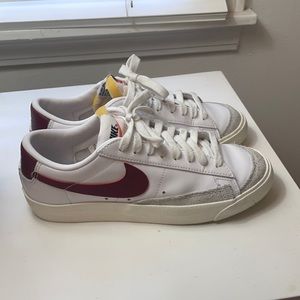 Nike Women's Blazer '77 Low Shoes